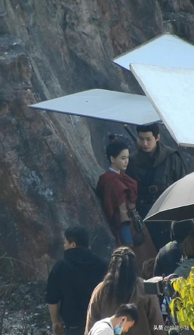 杨颖任豪合作新剧 网友：氛围感拿捏住了