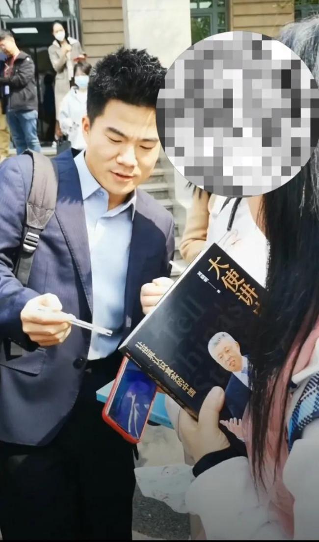 董宇辉在北大录制开讲啦