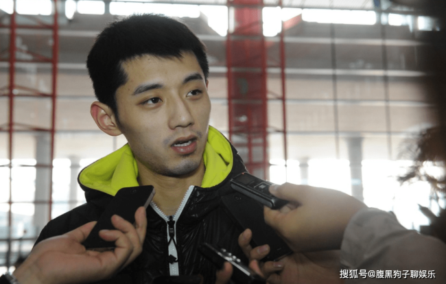 知情人曝张继科不愿再回应的原因之一是不愿意处在“风口浪尖”