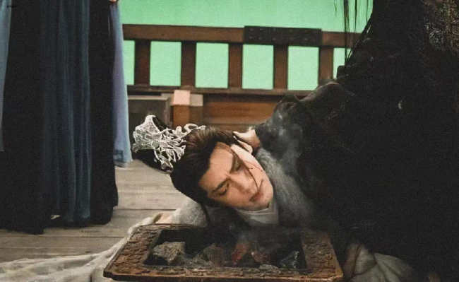 长月烬明男主人设有多疯 光看人设就能想到剧情多虐了  