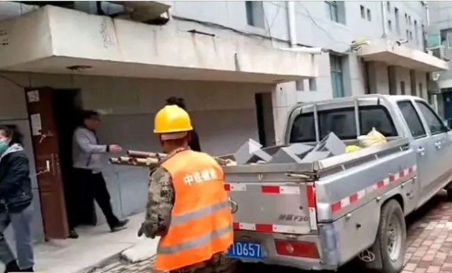 哈市私拆承重墙4人被拘：刑事强制措施！
