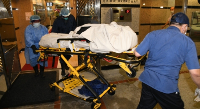 香港一对父女家中身亡：86岁老父猝死，59岁女儿饿死