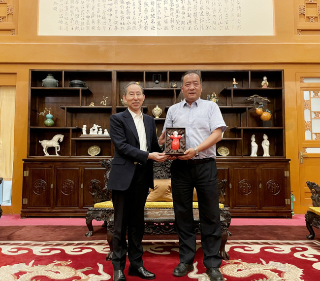 中国国际文化传播中心执行主席龙宇翔到西安考察调研