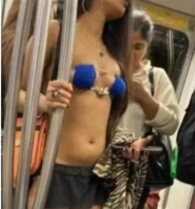 印度19岁女子穿比基尼搭乘地铁引热议，网友：她的胆子比我的心还大