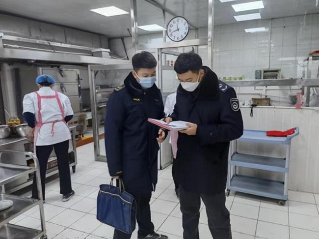 民工搭伙做饭被罚15万案 工友该怎么维护合法权益?