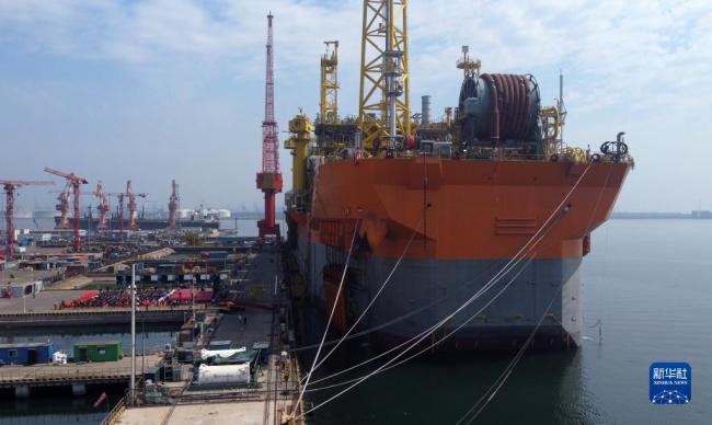 这是6月12日拍摄的停靠在码头的海上浮式生产储卸油船（FPSO）“SEPETIBA”轮（无人机照片）。新华社记者 赵子硕 摄