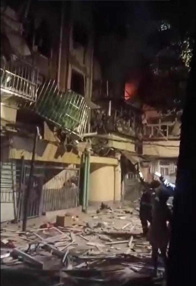 天津一小区爆炸 44辆救援车赶赴现场：26户受损 有人受伤送医