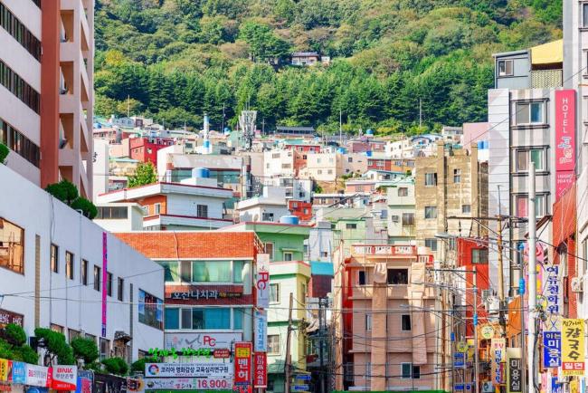 韩国楼市剧烈震荡：房价暴跌30% 背后原因引人深思