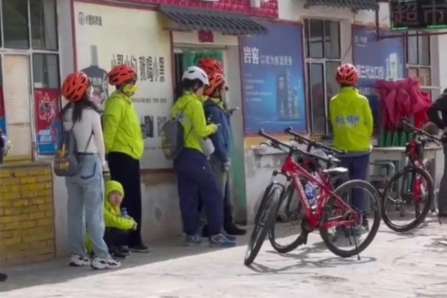 游客称停车买水被驱赶，文旅局：误导，不可能的！