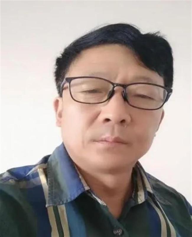 嫌犯杀人潜逃时出车祸，丢下遗体和汽车逃跑，警方悬赏