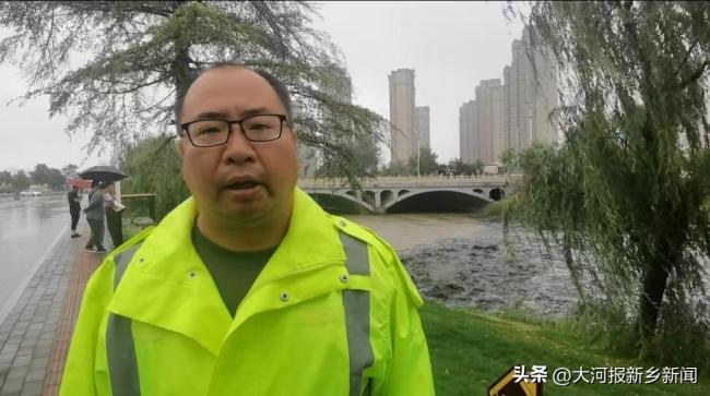 河南一排污口排泄大量污水 官方回应 