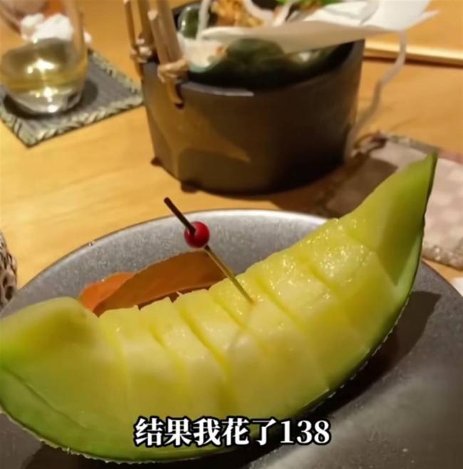 海关回应日本进口蜜瓜138元一瓣：中国准予从日本进口的水果中没有蜜瓜
