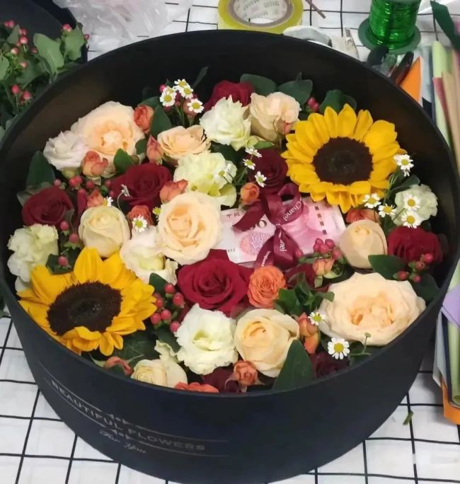 花店老板接大额订单被利用参与洗钱 警方：新型诈骗花样繁多要小心