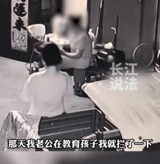 女子称遭婆婆连扇两耳光 婆媳关系积怨已久 现已起诉离婚