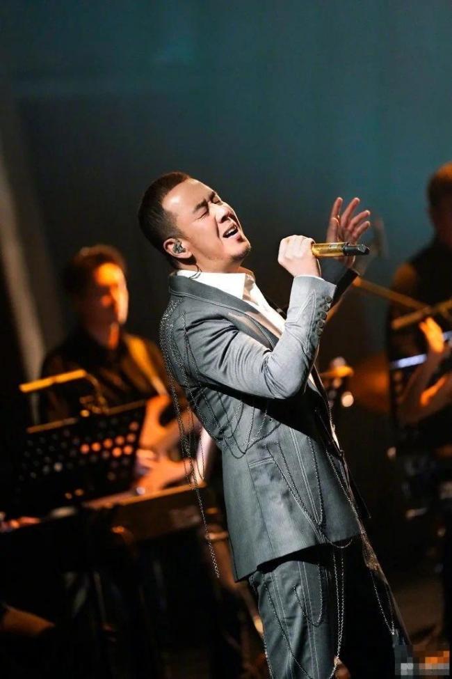 杨坤首次回应刀郎新歌风波：最后一句说对了 无所谓