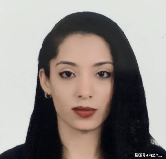 伊拉克女旗手绝美侧颜冲上热搜！颜值出众网友惊呼“美炸了”