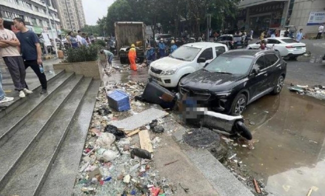 福州沿街一餐厅爆炸