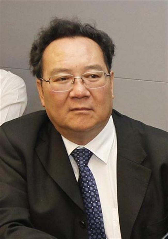云南人民医院原院长王天朝一审被判无期，收受100套住房！
