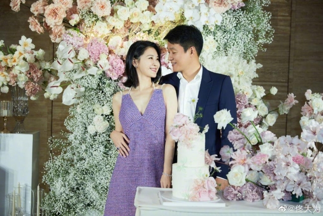 "3月6日,关悦迎来44岁生日,老公佟大为晒出一组美照送上生日祝福.