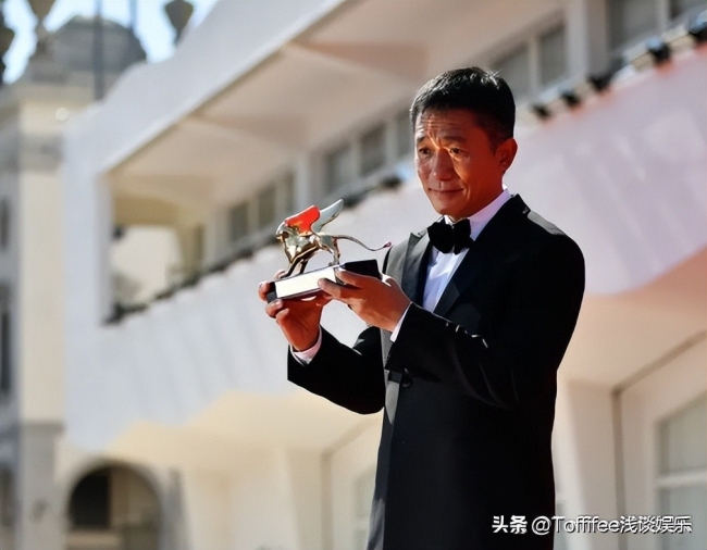 刘嘉玲说梁朝伟不是社恐：只是内向，总是想闷在家里