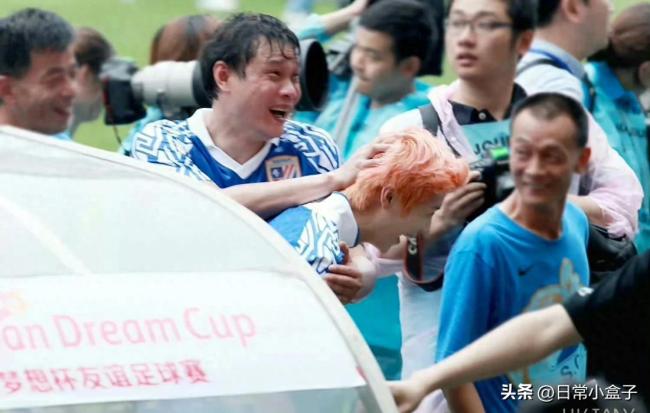 特别的缘分！鹿晗范志毅十年前一起上过报纸 如今一同参加综艺令人感叹