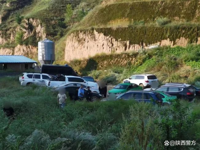 赌窝藏身养殖场 49名赌徒被警方抓获