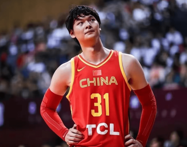 曝王哲林拒绝参加亚运会 他的缺席对于中国男篮来说确实可能是一个打击