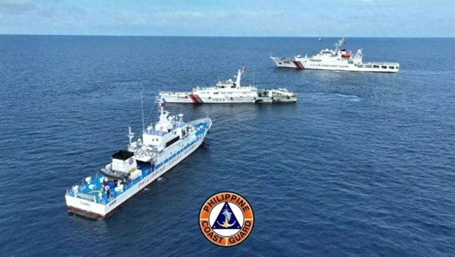 4艘菲律宾船又闯仁爱礁，中国海警全程跟监、有效规制