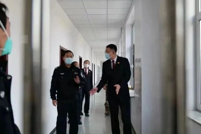 冒充中医猥亵他人获刑：诈骗50余人，猥亵多名妇女