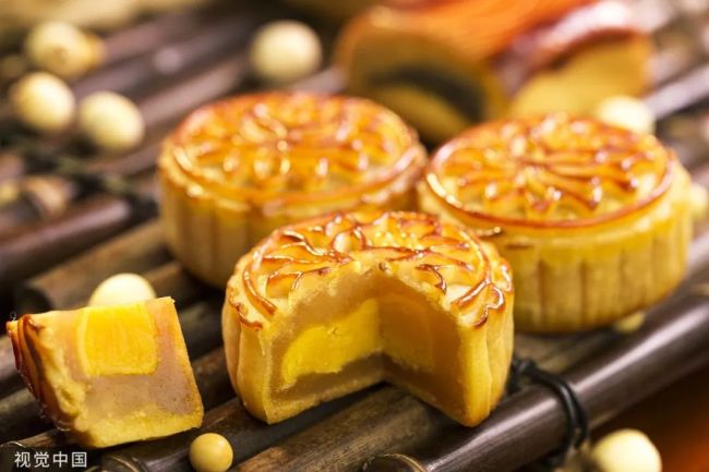 老人吃月饼致酮症酸中毒 医生：美食也要有度！