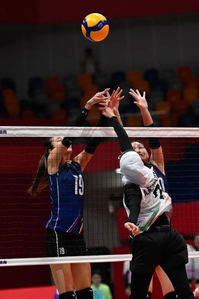 中国女排3-0轻取朝鲜，小组第一出线！