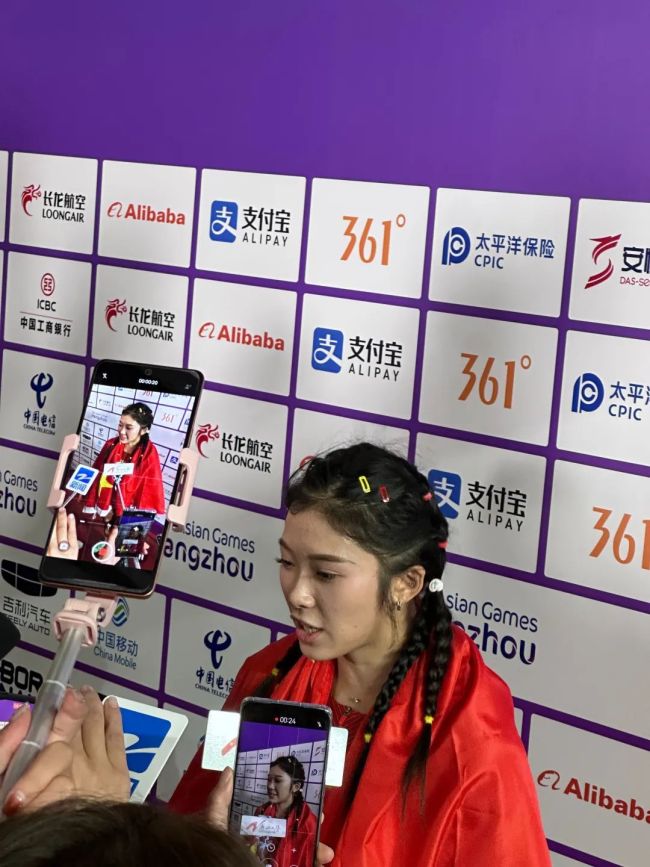 吴艳妮风波持续 印度官员迁怒中国主场 吴艳妮为抢跑道歉：正视失败