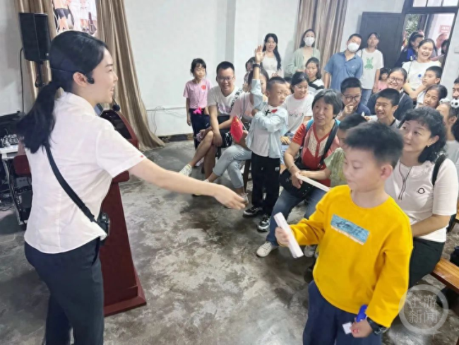 渣滓洞成人气顶流！这个长假重庆“红色游”又火了