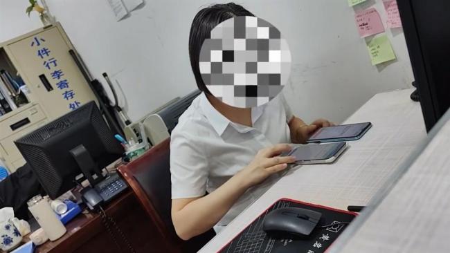 机场窗口上班用手机刷题涉事人员致歉