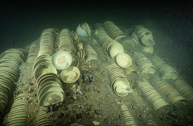 我國首次在南海千米級海底發現大型古代沉船遺址