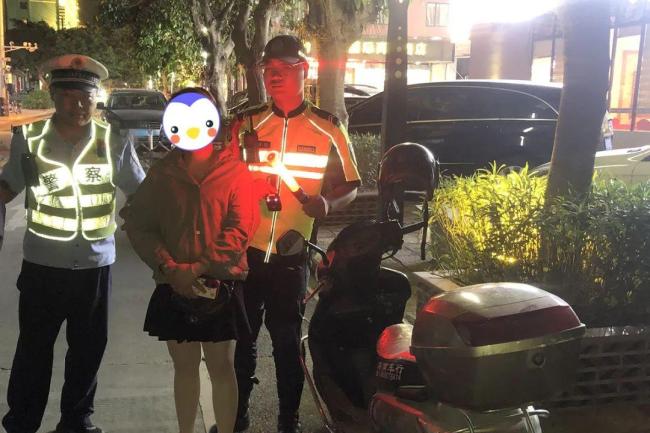 神仙难救！女子酒驾被查现场“发功”：我是神 你不能抓我