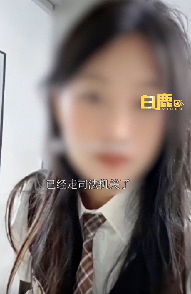 网传佳木斯大学女生遭霸凌跳江身亡，校方回应：正在调查，相关部门已介入，网络上有不实言论
