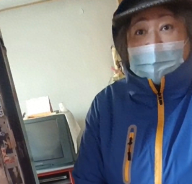 女子嫌开锁师傅开门太快,说好120元只愿意给50元