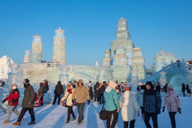 开园首日被喊“退票” 哈尔滨冰雪大世界向游客致歉