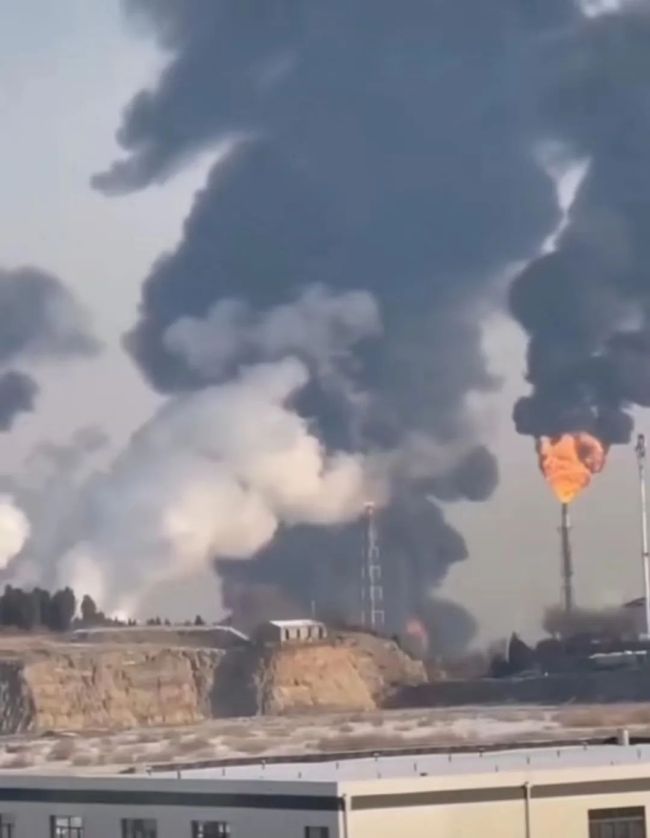 山东淄博一化工厂发生起火爆炸 巨大火球腾空而起