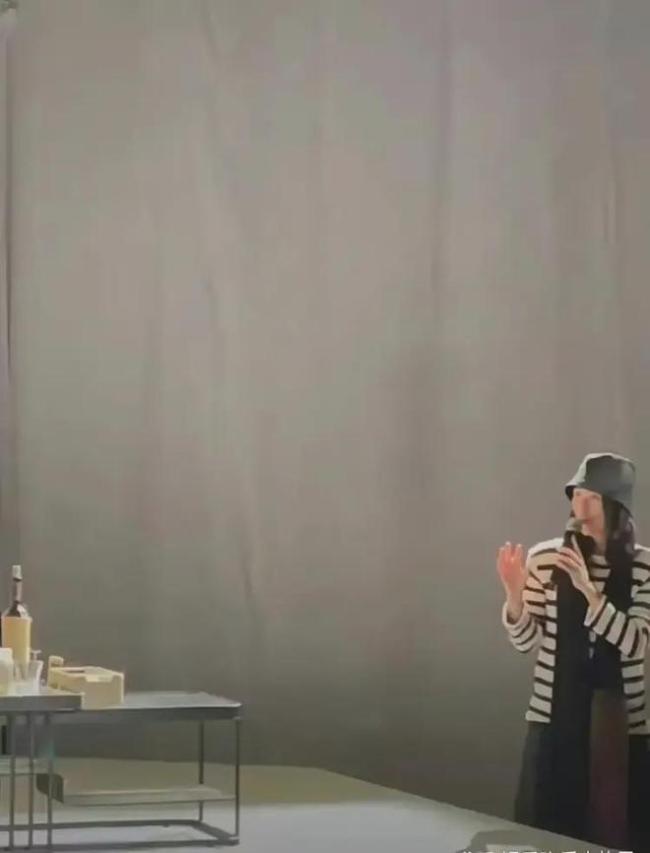 章子怡离婚近照曝光！罕见照片曝光，心情不受影响，状态超好！