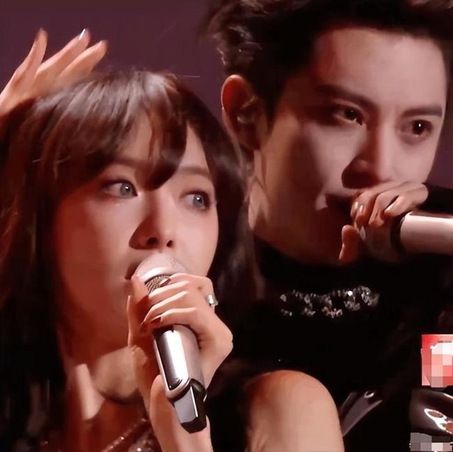 跨年晚会cp大杂烩：宋茜王鹤棣bg感爆棚，许嵩冯禧现场被喊结婚