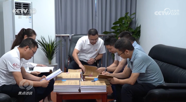 央视曝光一医院全链条式腐败细节：一套设备3520万 院长拿回扣1600万