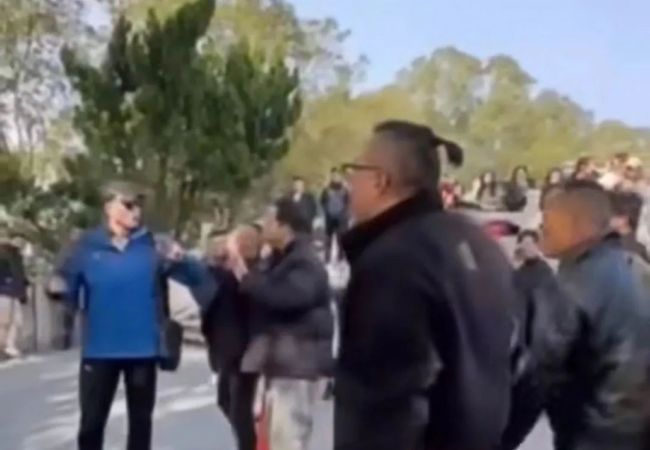 景区官方通报“外籍游客偷窃贡钱”：责令其赔礼道歉，并归还所取财物