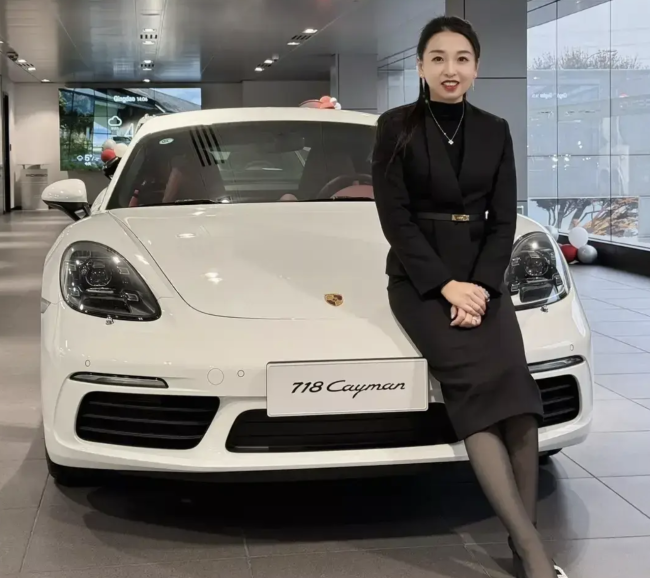山东保时捷女销售辟谣年收入300万几十万是有的