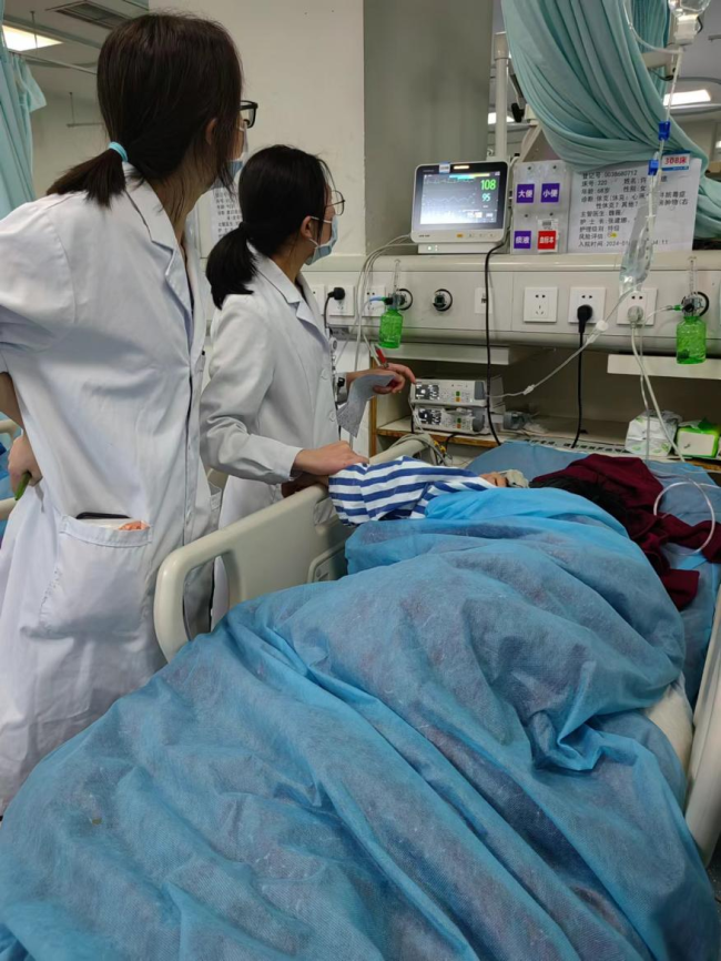 华西急诊科:住院总医师的"7x24"一周七天一天24小时(2)