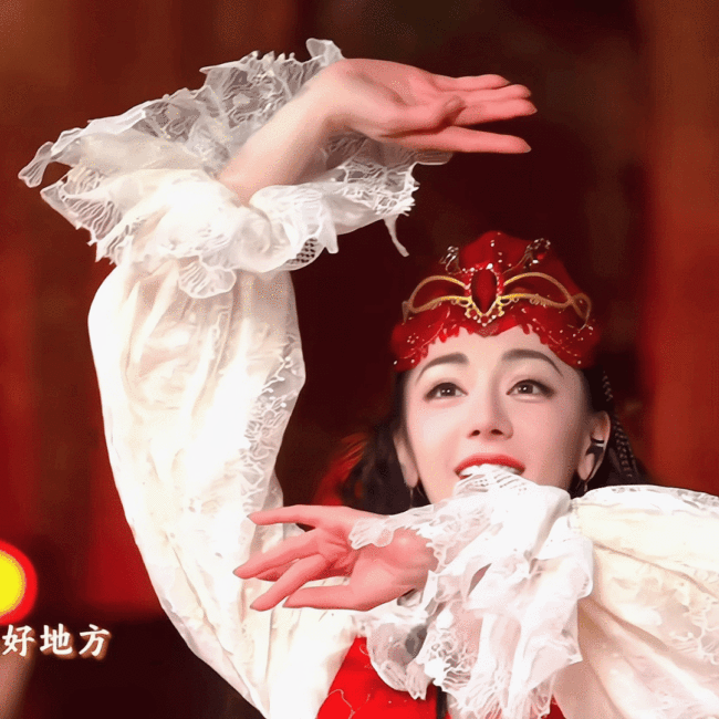 迪丽热巴素颜练舞也挡不住美貌，被惊艳到了