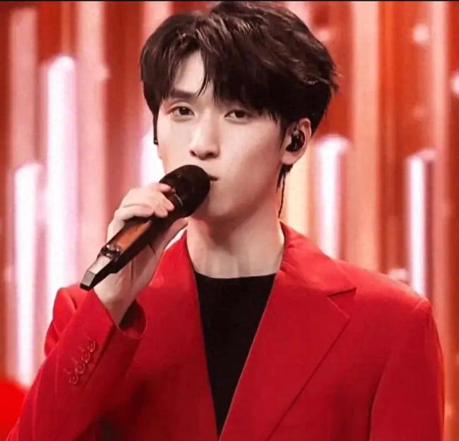 严浩翔打赏事件女主播不堪其扰报警严浩翔粉丝们感到震惊