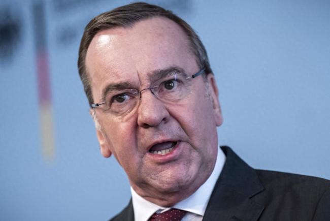 德防长称不会过重惩罚未遵守安全协议军官：我不会为普京牺牲最好的军官