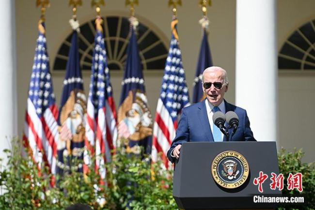 当地时间4月25日,美国总统,民主党人拜登以一段竞选视频宣传片,正式